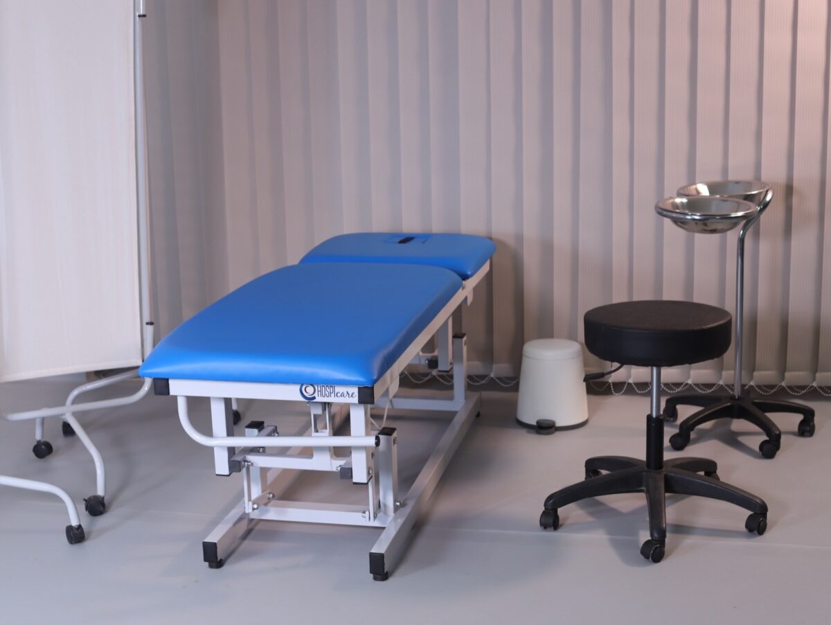 سرير كشف طبي كهربائي Hospi Care MLC-05 بدواسة رجل — 3